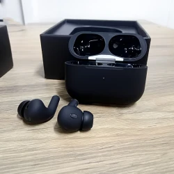 Airpods pro 2nd generation Black & White