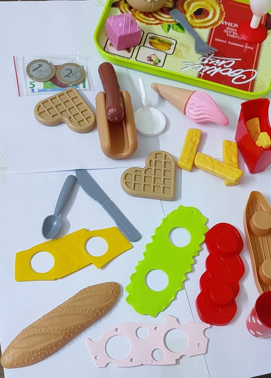 New Arrival Play House Burger Toy Set Fast Food Plastic Chips Hamburger Toy For Children Play Pretend Toy