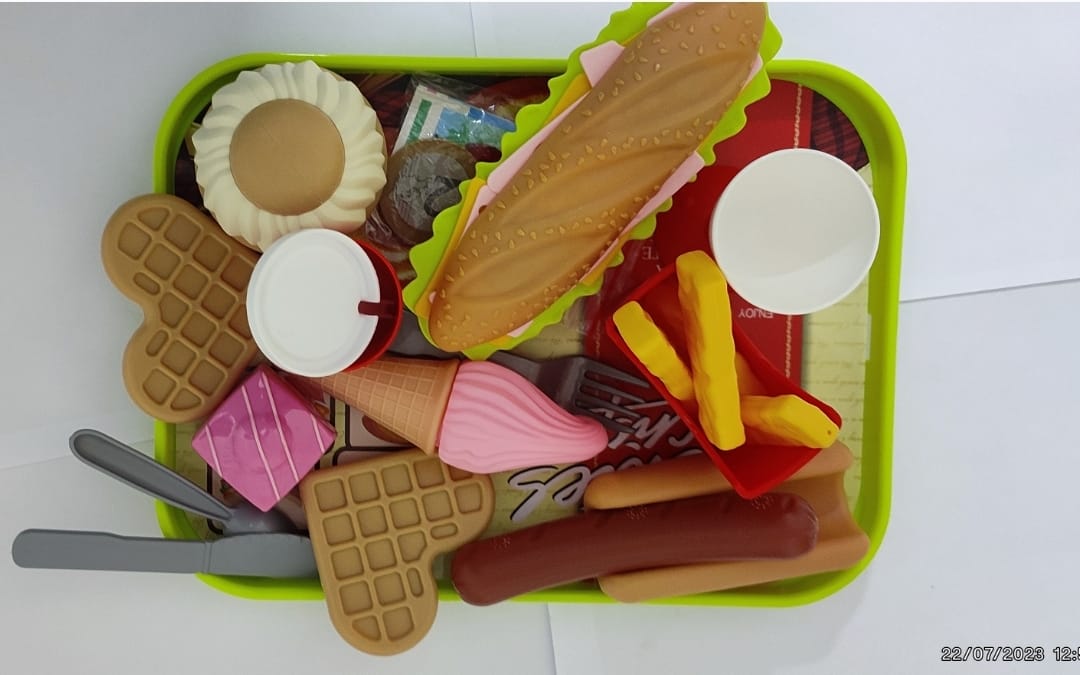New Arrival Play House Burger Toy Set Fast Food Plastic Chips Hamburger Toy For Children Play Pretend Toy
