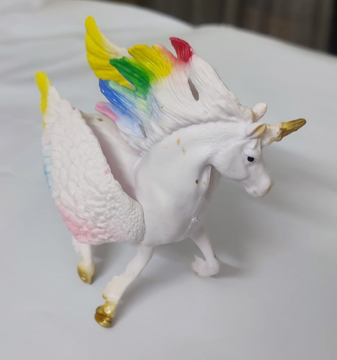 Flying Horse Statue Exquisite Colorful Beautiful Fine Workmanship Horse